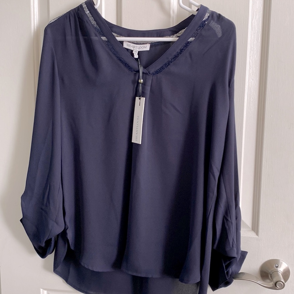 Heartloom navy blouse size medium. NWT